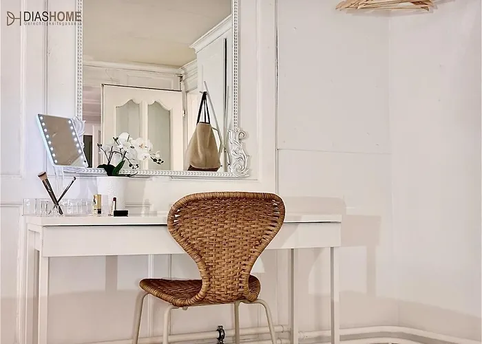 Traditional Old Town In Perfect Location Berno