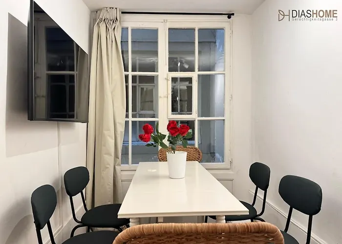 Traditional Old Town In Perfect Location Apartament *