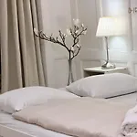 Traditional Old Town In Perfect Location Apartmán *